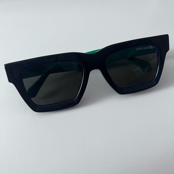 Louis vuitton sunglasses - Picture 2 of 5